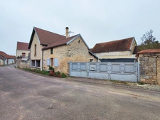 Maison de caractère – 319 m² – 10 chambres – Villaines-en-Duesmois (Côte-d’Or)