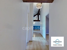 Appartement 3 pièces mansardé – Dernier étage