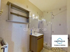 Maison de plain-pied, fonctionnelle, 5 chambres