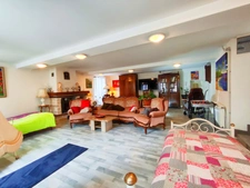 Maison de caractère – 319 m² – 10 chambres – Villaines-en-Duesmois (Côte-d’Or)