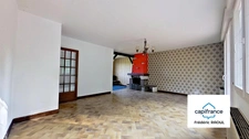 Maison de plain-pied avec sous-sol complet, studio et grand terrain – Vue dégagée