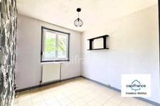 Maison de plain-pied, fonctionnelle, 5 chambres