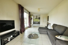 T2 47 m² – Grande terrasse 22 m² + balcon – Parking + garage – Résidence avec piscine – Vourles