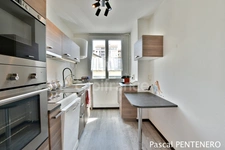 3-room apartment crossing skyscraper in Villeurbanne, 