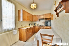 Maison d’Habitation avec Entrepôt à Villeurbanne, Quartier Les Brosses