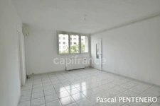 A vendre Appartement T4 Traversant à Vénissieux, Quartier Gabriel Péri