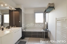 T2 de 49 m² avec terrasse – résidence de 2012 – Vénissieux 