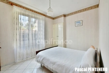 Maison d’Habitation avec Entrepôt à Villeurbanne, Quartier Les Brosses