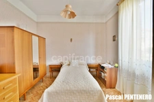 Maison d’Habitation avec Entrepôt à Villeurbanne, Quartier Les Brosses