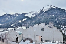 Terrain avec chalet à terminer, vue Dents du Midi