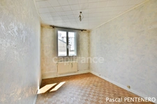 3-room apartment crossing skyscraper in Villeurbanne, 