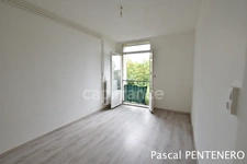 A vendre Appartement T4 Traversant à Vénissieux, Quartier Gabriel Péri