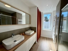 Maison rénovée à neuf - 3 chambres - Accès à pieds tous commerces