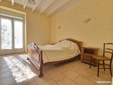 DEMEURE EN PIERRE - SECHOIR - DEPENDANCES - 4 chambres