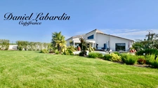 Architect-designed villa with 3 bedrooms - swimming pool - jacuzzi - outbuildings - near MARMANDE (47)