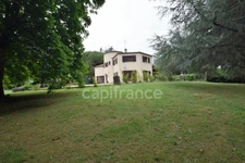Maison 4 chambres - 1 bureau - dépendances - terrain clos 22 694m2 à MEILHAN SUR GARONNE (47)