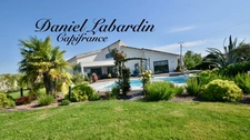 Architect-designed villa with 3 bedrooms - swimming pool - jacuzzi - outbuildings - near MARMANDE (47)