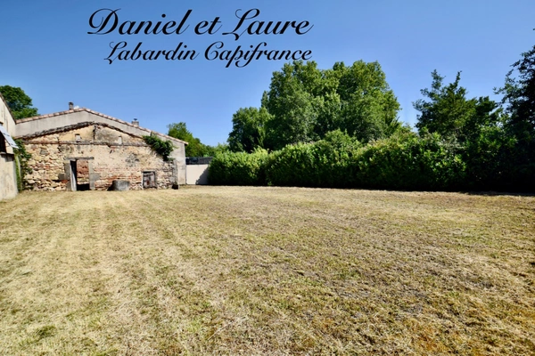 BÂTIMENT à rénover sur terrain A BATIR