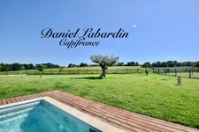 VILLA WITH POOL - 3 bedrooms - Double garage entrance.