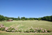 Proprièté avec 4 chambres, 6 hectares, source naturelle, bois