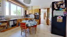Maison de plain-pied - 4 chambres - garage - terrain clos 