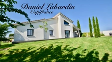 Architect-designed villa with 3 bedrooms - swimming pool - jacuzzi - outbuildings - near MARMANDE (47)
