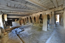 Corps de ferme surface habitable 300m2 - 6 chambres - dépendances 