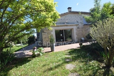 Stone house with 5 bedrooms - swimming pool - garage - drying room in MARMANDE (47)
