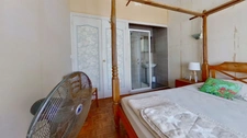 Maison de plain-pied - 4 chambres - garage - terrain clos 