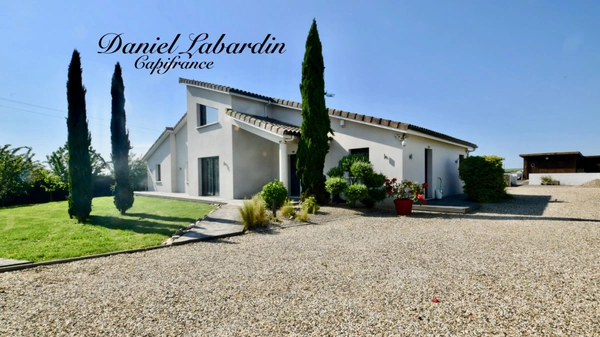 VILLA ARCHITECTE - PLAIN PIED - PISCINE - JACUZZI