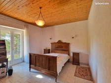 DEMEURE EN PIERRE - SECHOIR - DEPENDANCES - 4 chambres