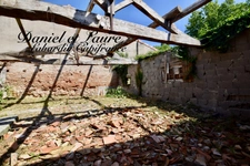 BÂTIMENT à rénover sur terrain A BATIR