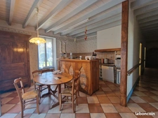 DEMEURE EN PIERRE - SECHOIR - DEPENDANCES - 4 chambres