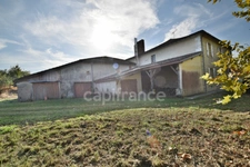 Corps de ferme surface habitable 300m2 - 6 chambres - dépendances 
