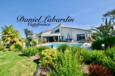 Architect-designed villa with 3 bedrooms - swimming pool - jacuzzi - outbuildings - near MARMANDE (47)