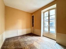 Appartement bourgeois T6 à rénover avec terrasse - CLERMONT FERRAND (63) Plateau Central - proche cathédrale.