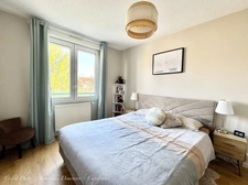 Appartement T3 dans résidence sécurisée avec terrasse, garage double, cave - CLERMONT FERRAND (63) - Secteur Saint Alyre