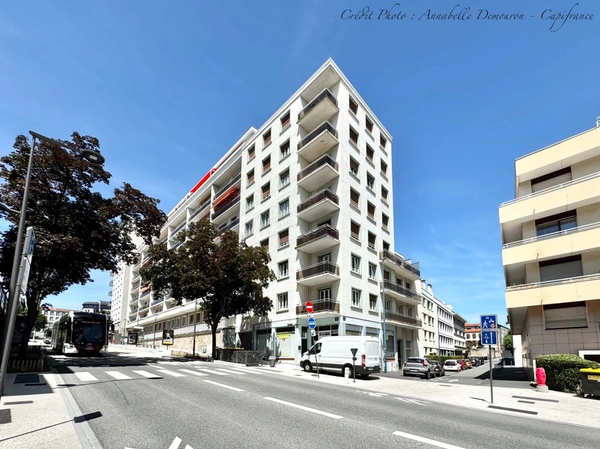 CLERMONT-FERRAND CENTRE - PROCHE FACULTES - QUARTIER CHARCOT/SABLON– T4 LUMINEUX AVEC ASCENSEUR, BALCON ET GRANDE CAVE