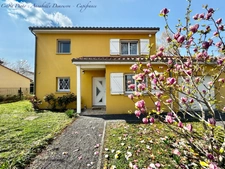 EXCLUSIVITÉ – CLERMONT-FERRAND - Maison P4 avec jardin , terrasses, garage et grenier