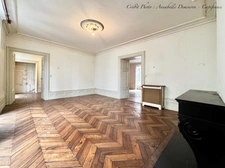 Appartement bourgeois T6 à rénover avec terrasse - CLERMONT FERRAND (63) Plateau Central - proche cathédrale.