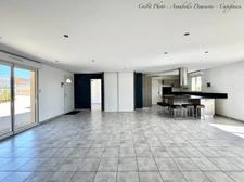 GRANDE MAISON DE PLAIN-PIED - BEAUREGARD-VENDON – 4/5 CHAMBRES – TERRAIN 1 449 m² – VUE PUY DE DÔME