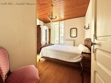 BLANZAT VILLAGE – MAISON DE VILLE EN PIERRE – 2 CHAMBRES – COUR – GARAGE – CAVE – DOUBLE VITRAGE