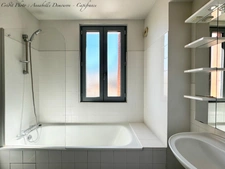 CHATELGUYON (63) - Appartement 4 pièces rénové, balcon filant et terrasse privative