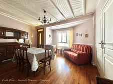 BLANZAT VILLAGE – MAISON DE VILLE EN PIERRE – 2 CHAMBRES – COUR – GARAGE – CAVE – DOUBLE VITRAGE