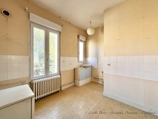CHAMALIÈRES – MAISON DE FAMILLE EN PIERRE – 215 M² – 5 CHAMBRES – JARDINET – GARAGE