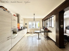 CÉBAZAT HYPERCENTRE – MAISON DE CARACTÈRE + T2 INDÉPENDANT – 183 m² HABITABLES ENV. – DÉPENDANCES – EXTÉRIEURS