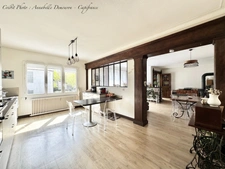 CÉBAZAT HYPERCENTRE – MAISON DE CARACTÈRE + T2 INDÉPENDANT – 183 m² HABITABLES ENV. – DÉPENDANCES – EXTÉRIEURS