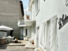 CÉBAZAT HYPERCENTRE – MAISON DE CARACTÈRE + T2 INDÉPENDANT – 183 m² HABITABLES ENV. – DÉPENDANCES – EXTÉRIEURS