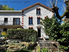 CHATELGUYON (63) - Appartement 4 pièces rénové, balcon filant et terrasse privative