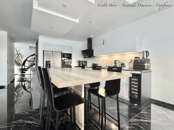 Villa contemporaine d'architecte à vendre 7 pièces CHATELGUYON (63)